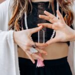 Como escolher entre cursos presenciais e online de reiki