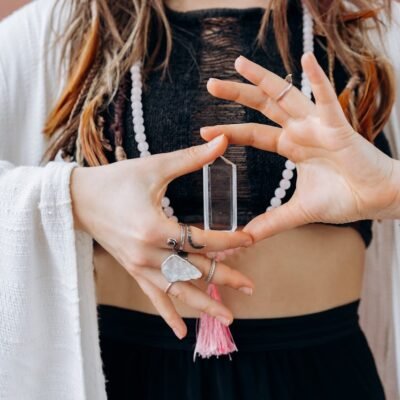 Como escolher entre cursos presenciais e online de reiki