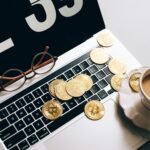 Para entender como a IA está mudando o trabalho e a vida, é crucial reconhecer sua influência na automação de tarefas, criaçã