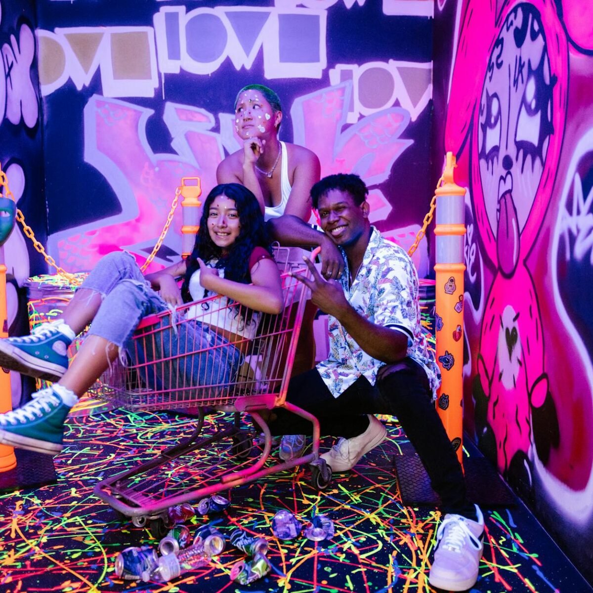 Para expressões culturais que estão em alta, são movimentos, fenômenos e manifestações artísticas, sociais ou comportamentais