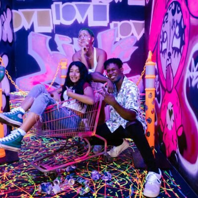 Para expressões culturais que estão em alta, são movimentos, fenômenos e manifestações artísticas, sociais ou comportamentais