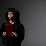 Para tendências de profissões para o futuro, os setores em destaque incluem tecnologia (IA, dados, cibersegurança), sustentab