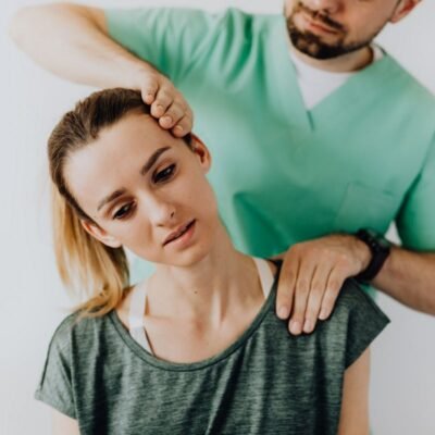 Tensão cervical ou lesão no ombro