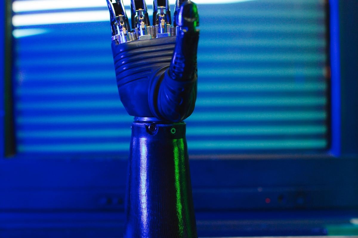 SWEN.AI compara inteligência artificial gratuita, paga e de código aberto